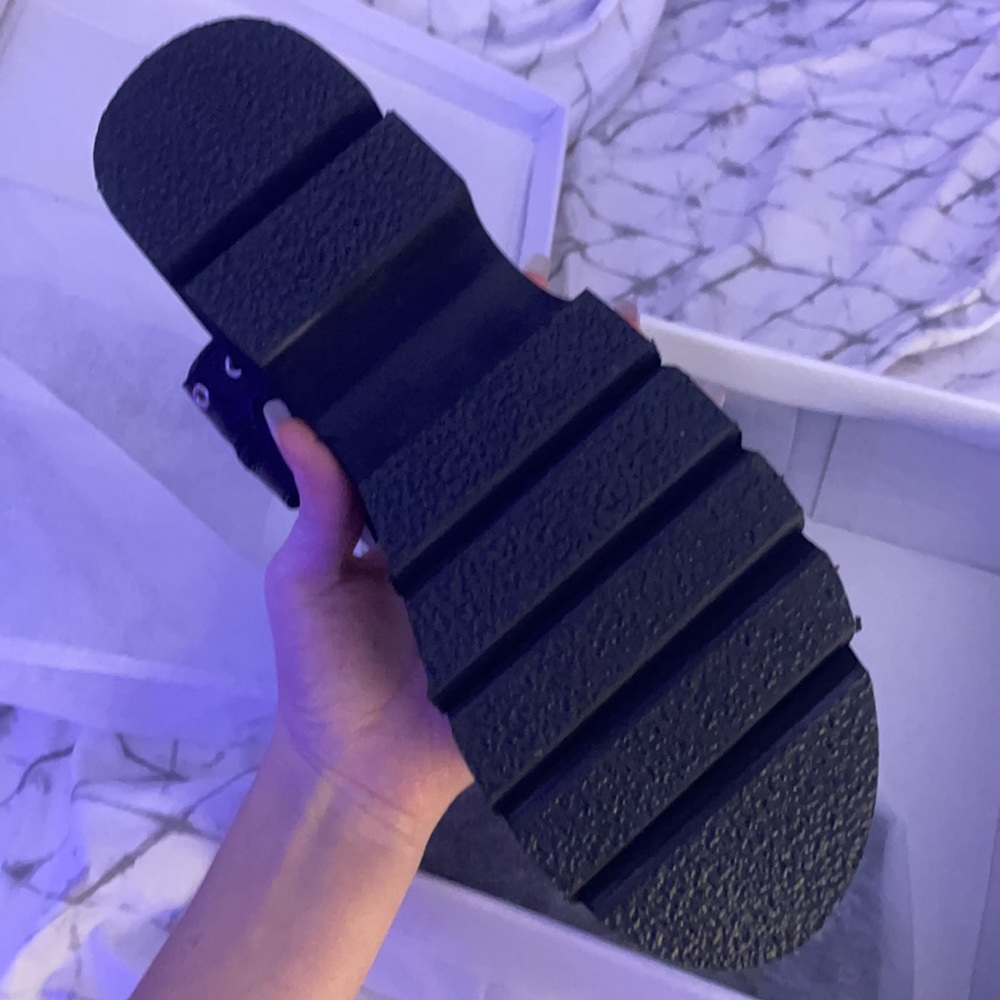 Platform sandals - Picture 3 of 3